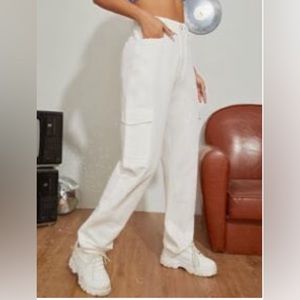 SHEIN White cargo jeans never worn size XL